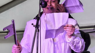 Paški zimski karneval 2018: Karnevalska povorka prošla ulicama grada do Pijace