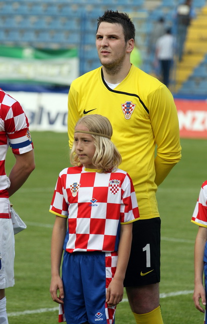 Varazdin, 190510.
Na gradskom stadionu u Varazdinu igra se kvalifikacijska utakmica za europsko prvenstvo U-21 izmedju reprezentacija Hrvatske i Slovacke.
Na slici: Ivan Kelava, vratar.
Foto: Andrej Svoger / CROPIX