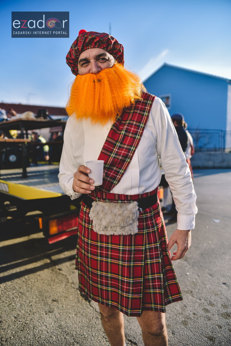 Škotski kiltovi preplavili zadarske Stanove Škotski kiltovi preplavili zadarske Stanove