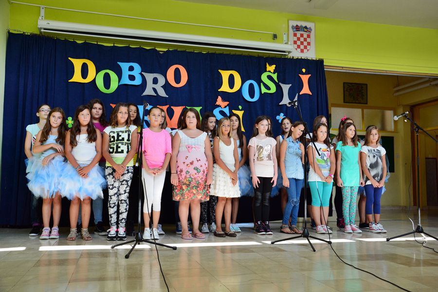 Prvi dan škole u OŠ Stanovi  ; foto Iva Perinčić