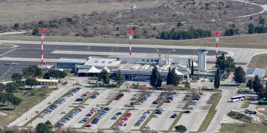 Zračna luka Zadar u Zemuniku Zračna luka Zadar u Zemuniku