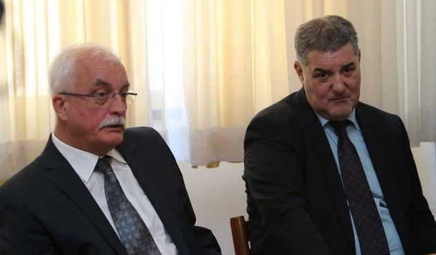 Uz prisustvo splitsko-dalmatinskog zupana Zlatka Zevrnje, ministra graditeljstva i prostornog ure?enja Lovre Kuscevica i ravnatelja KBC Split prim. dr. sc. Ive Jurica, odrzana je prezentacija projekta energetske obnove KBC Split – Bolnica Firule vrijedna