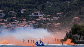 Tunuara 2016 – defile ribarica, spremanje brudeta, demonstracija ribarske vještine i koncert Zorica Kondža. Foto: TZ općine Kali/Adam Vidas Tunuara 2016 – defile ribarica, spremanje brudeta, demonstracija ribarske vještine i koncert Zorica Kondža. Foto: TZ općine Kali/Adam Vidas
