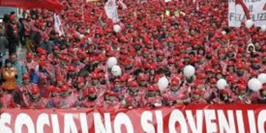 Na ulicama Ljubljane prosvjedovalo 30.000 ljudi