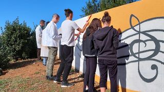 Učenici Škole primijenjene umjetnosti i dizajna oslikavaju još jedan zid na Višnjiku