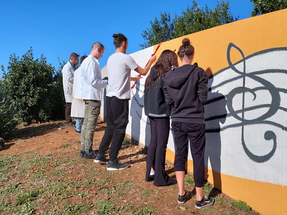 Učenici Škole primijenjene umjetnosti i dizajna oslikavaju još jedan zid na Višnjiku