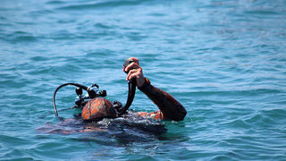 Svečanost polaganja J. Y. Costeau memorijalne ploče na Morskim orguljama