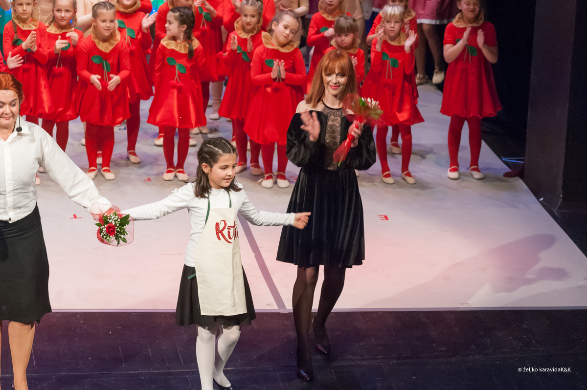 HNK Zadar: Predstava plesne udruge Gesta – “Odgojooj”