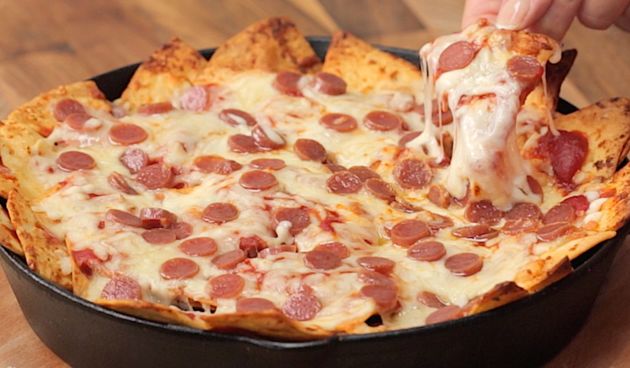 Pizza nachos fast food