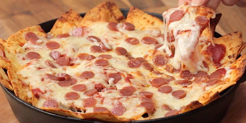 Pizza nachos fast food
