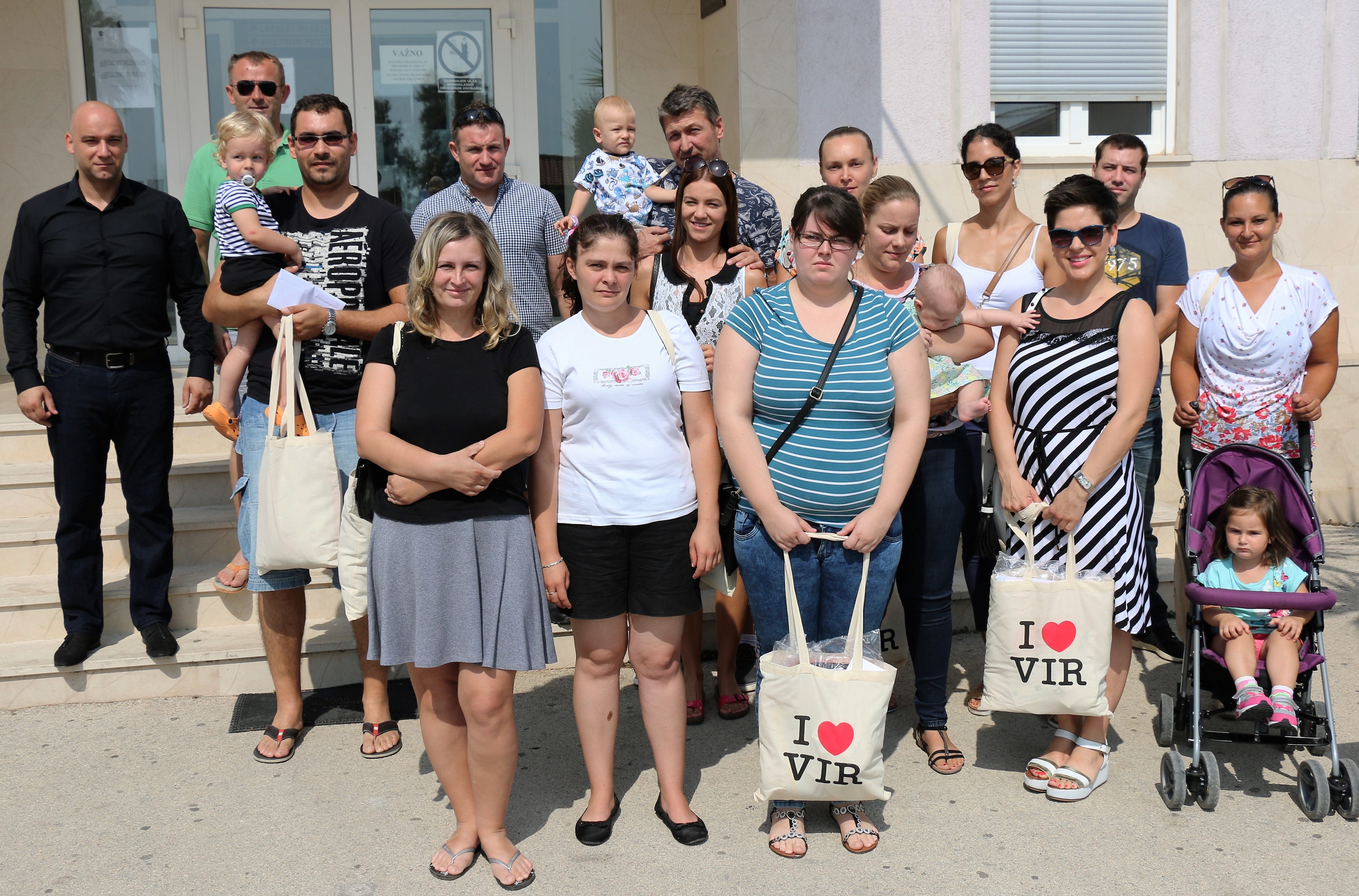 Vir: Dodjela potpore za opremu novorođenčadi Vir: Dodjela potpore za opremu novorođenčadi