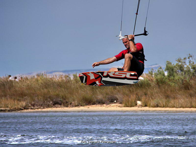 Kite surferi guštaju u Ninu