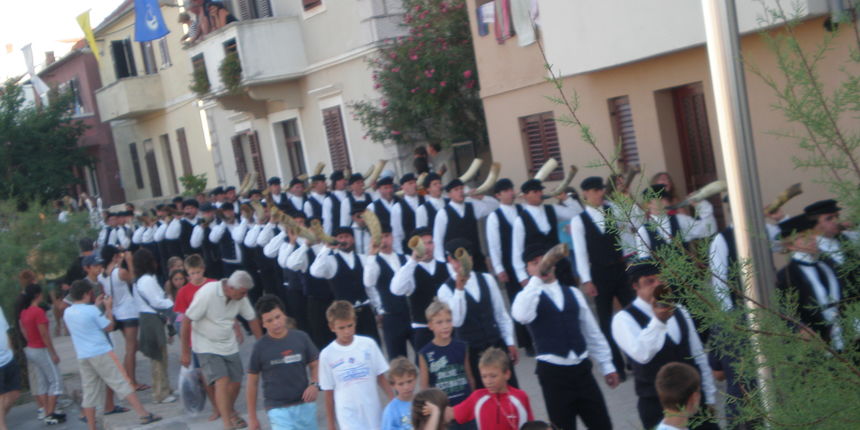 Saljske užance – Tovareća mužika (Foto: ezadar.hr) Saljske užance – Tovareća mužika (Foto: ezadar.hr)