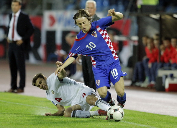 Minsk, 120809. Stadion Dinamo Minsk Kvalifikacijska nogometna utakmica za Svjetsko nogometno prvenstvo 2010. Bjelorusija – Hrvatska. Na fotografiji: Luka Modric. Foto : Jakov Prkic / Cropix Minsk, 120809. Stadion Dinamo Minsk Kvalifikacijska nogometna utakmica za Svjetsko nogometno prvenstvo 2010. Bjelorusija – Hrvatska. Na fotografiji: Luka Modric. Foto : Jakov Prkic / Cropix