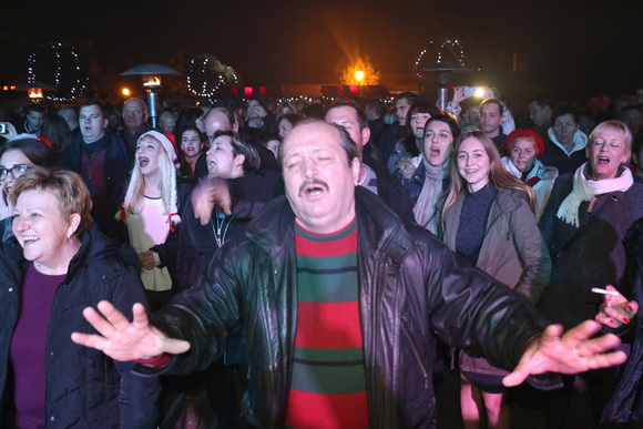 Vir: Božićna fešta uz Dražena Zečića Zeku Vir: Božićna fešta uz Dražena Zečića Zeku