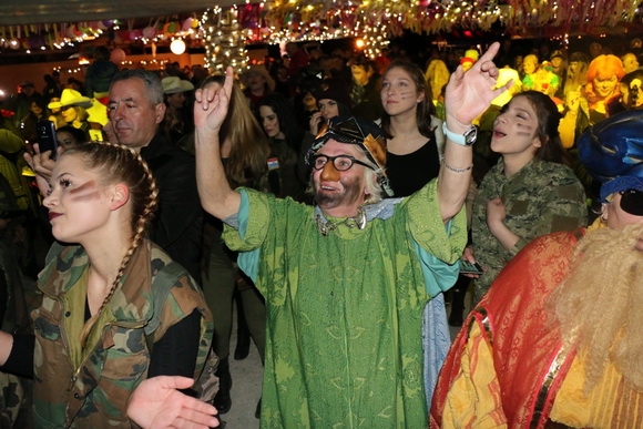 Virski karneval & maškare: Plesna maškarana fešta uz Jasmina Stavrosa