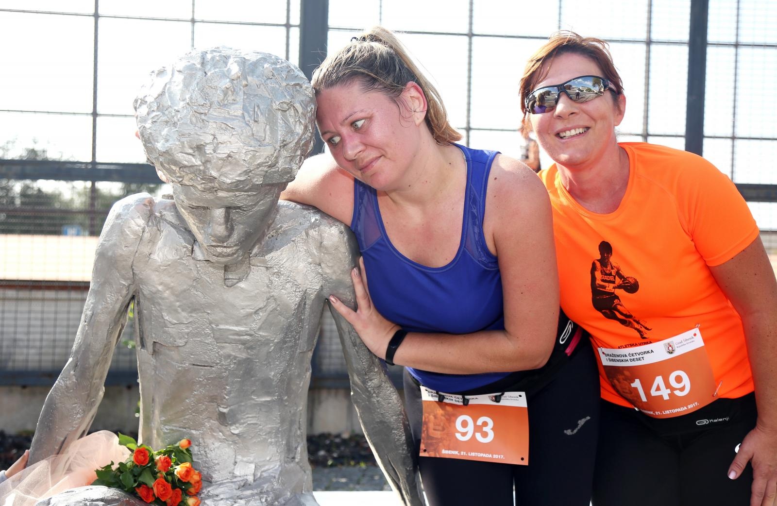 Šibenik: Dječja te utrke Šibenskih deset & Draženova četvorka povodom 53. rođendana Dražena Petrovića Šibenik: Dječja te utrke Šibenskih deset & Draženova četvorka povodom 53. rođendana Dražena Petrovića