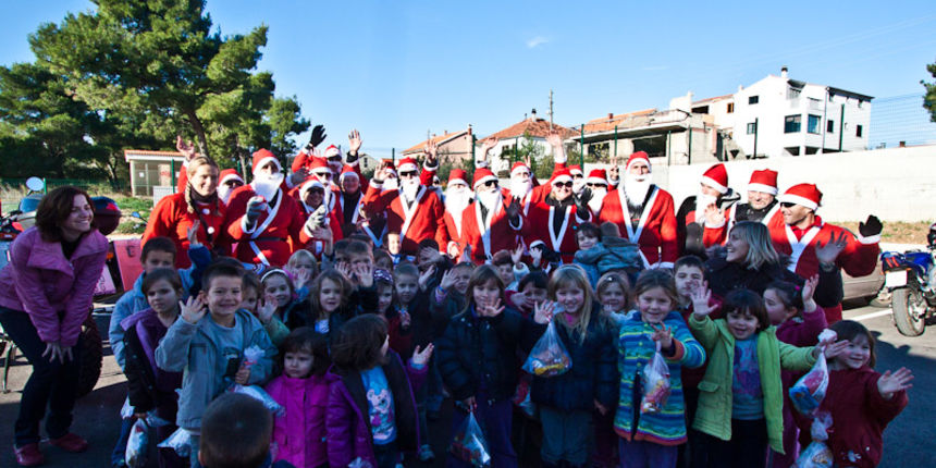 Biograd: Moto Mrazovi Duhovi u posjeti djecjim vrticima, Foto: Franjo Juric Biograd: Moto Mrazovi Duhovi u posjeti djecjim vrticima, Foto: Franjo Juric