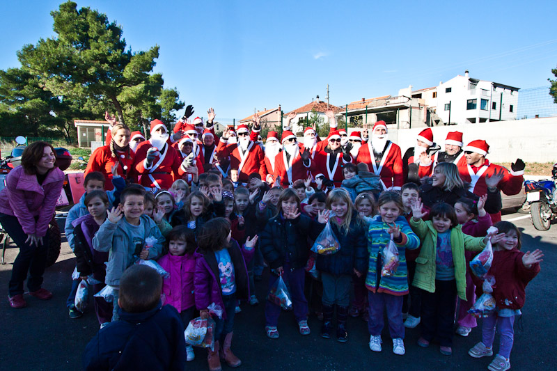 Biograd: Moto Mrazovi Duhovi u posjeti djecjim vrticima, Foto: Franjo Juric Biograd: Moto Mrazovi Duhovi u posjeti djecjim vrticima, Foto: Franjo Juric