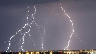 Zadarsko područje tijekom noći pogodilo je jako grmljavinsko nevrijeme, koje jse kasnije nastavilo obilno kišom u jutarnjim satima. Photo: Borna Filić/PIXSELL Zadarsko područje tijekom noći pogodilo je jako grmljavinsko nevrijeme, koje jse kasnije nastavilo obilno kišom u jutarnjim satima. Photo: Borna Filić/PIXSELL