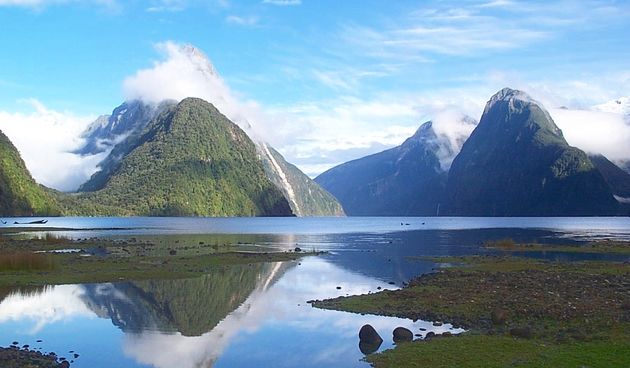 Milford Sound – Novi Zeland (foto: adventuretravelvacation.blogspot.com)