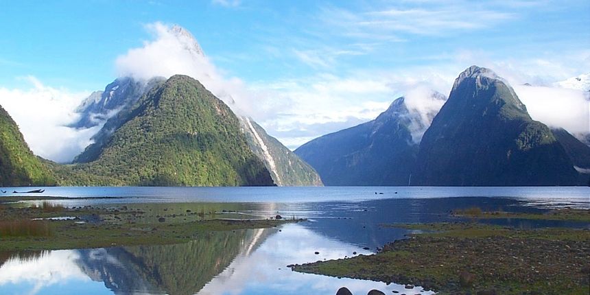 Milford Sound – Novi Zeland (foto: adventuretravelvacation.blogspot.com) Milford Sound – Novi Zeland (foto: adventuretravelvacation.blogspot.com)