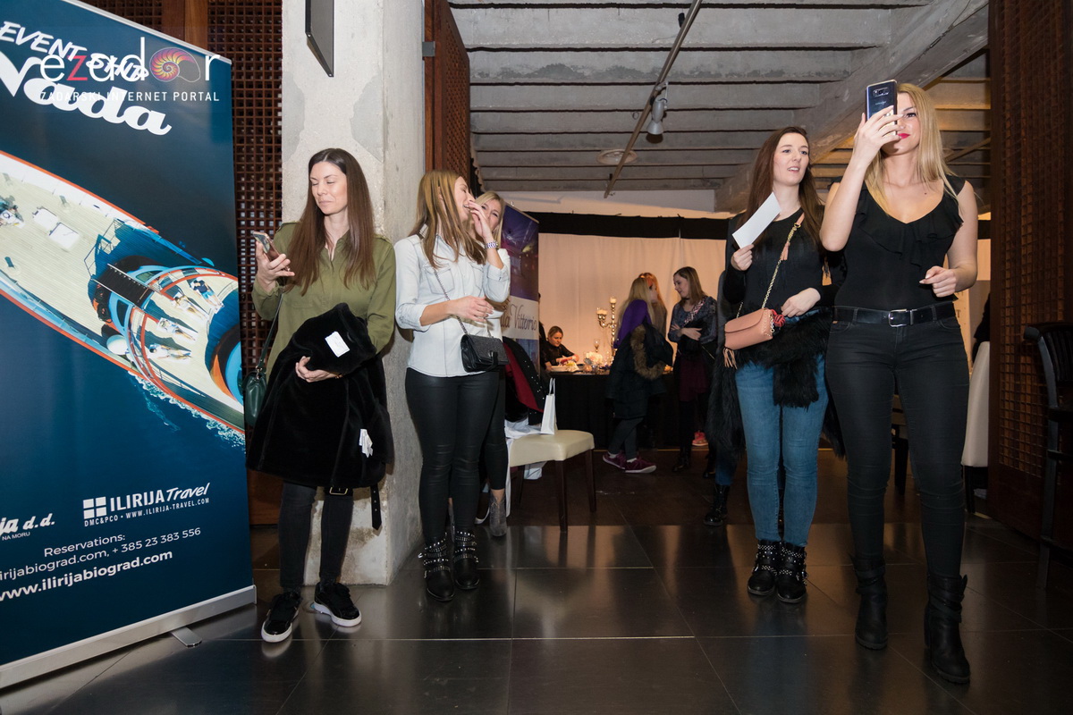 11. Festival vjenčanja: Modna revija vjenčanica i svečanih haljina te revija cvijeća i koncert Sandija Cenova 11. Festival vjenčanja: Modna revija vjenčanica i svečanih haljina te revija cvijeća i koncert Sandija Cenova