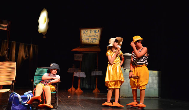 Premijera predstave Ružno pače u izvedbi radionice Donatolina