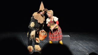 U Kazalištu lutaka Zadar odigrana je predstava “Čarobnjak iz Oza” u režiji Dražena Ferenčine. Foto: Iva Perinčić U Kazalištu lutaka Zadar odigrana je predstava “Čarobnjak iz Oza” u režiji Dražena Ferenčine. Foto: Iva Perinčić