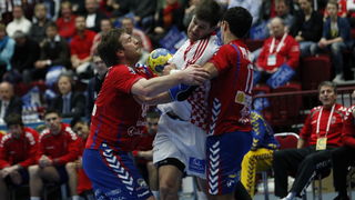 Malmo, 190111.
Malmo Arena, 22. svjetsko rukometno prvenstvo, utakmica izmedju Hrvatske i Srbije.
Na fotografiji: Tonci Valcic.
Foto: Ante Cizmic / CROPIX Malmo, 190111.
Malmo Arena, 22. svjetsko rukometno prvenstvo, utakmica izmedju Hrvatske i Srbije.
Na fotografiji: Tonci Valcic.
Foto: Ante Cizmic / CROPIX