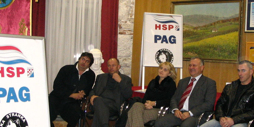 Image 1193745 (auto) Image 1193745 (auto)