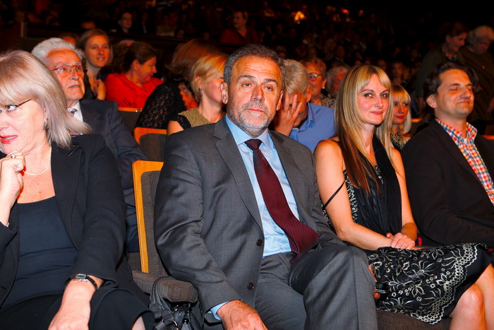 Zagreb 131011.
KD Vatroslav Lisinski.
Koncert Hrvatske dive, na kojem su nastupale Tereza Kesovija, Radojka Sverko i Gabi Novak.
Na slici: Milan Bandic.
Foto: Goran Mehkek / Cropix