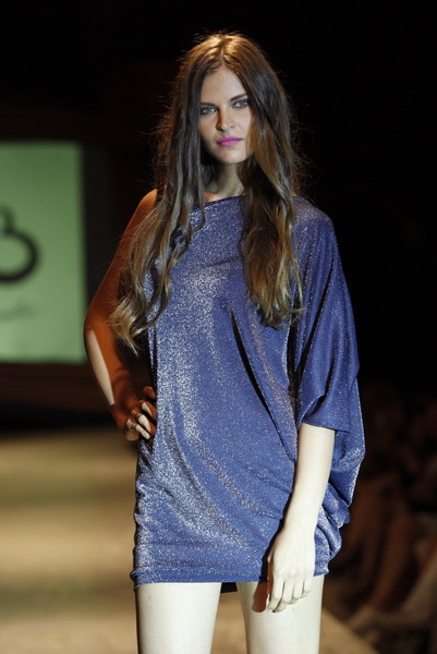 Zadar, 150711.
Druga vecer Zadar Fashion Nightsa, kojeg organiziraju Stefany Hohnjec i Aleksandra Grdic. Revije se odrzavaju na Forumu kraj crvke Sv Donata.
Foto: Jure Miskovic / CROPIX Zadar, 150711.
Druga vecer Zadar Fashion Nightsa, kojeg organiziraju Stefany Hohnjec i Aleksandra Grdic. Revije se odrzavaju na Forumu kraj crvke Sv Donata.
Foto: Jure Miskovic / CROPIX