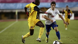 Split 050810.
Stadion NK Hajduka u Poljudu
Predkolo Evropskog kupa : NK Hajduk – Dinamo Bukurest
Na fotografiji : Mdoye Ousmame i Ante Vukusic.
Foto: Vladimir Dugandzic / CROPIX Split 050810.
Stadion NK Hajduka u Poljudu
Predkolo Evropskog kupa : NK Hajduk – Dinamo Bukurest
Na fotografiji : Mdoye Ousmame i Ante Vukusic.
Foto: Vladimir Dugandzic / CROPIX