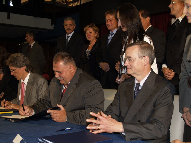 Potpis ugovora za Luku Zadar 7.rujna 2007, Arsenal Zadar Potpis ugovora za Luku Zadar 7.rujna 2007, Arsenal Zadar