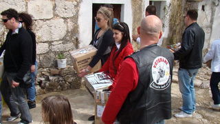 Humanitani uskrsni konvoj Zadar – Oklaj