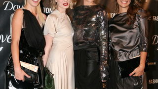 Zagreb, 300911.
Zagrebacki velesajam.
Modna revija Dove Fashion.hr proljece – ljeto 2012.
Na slici: Jelena Veljaca (druga slijeva) u drustvu.
Foto: Biljana Gaurina / CROPIX Zagreb, 300911.
Zagrebacki velesajam.
Modna revija Dove Fashion.hr proljece – ljeto 2012.
Na slici: Jelena Veljaca (druga slijeva) u drustvu.
Foto: Biljana Gaurina / CROPIX