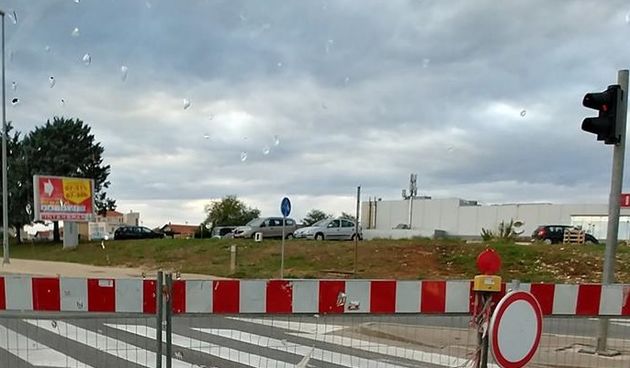 Bulevar, radovi na cesti, zatvorena cesta