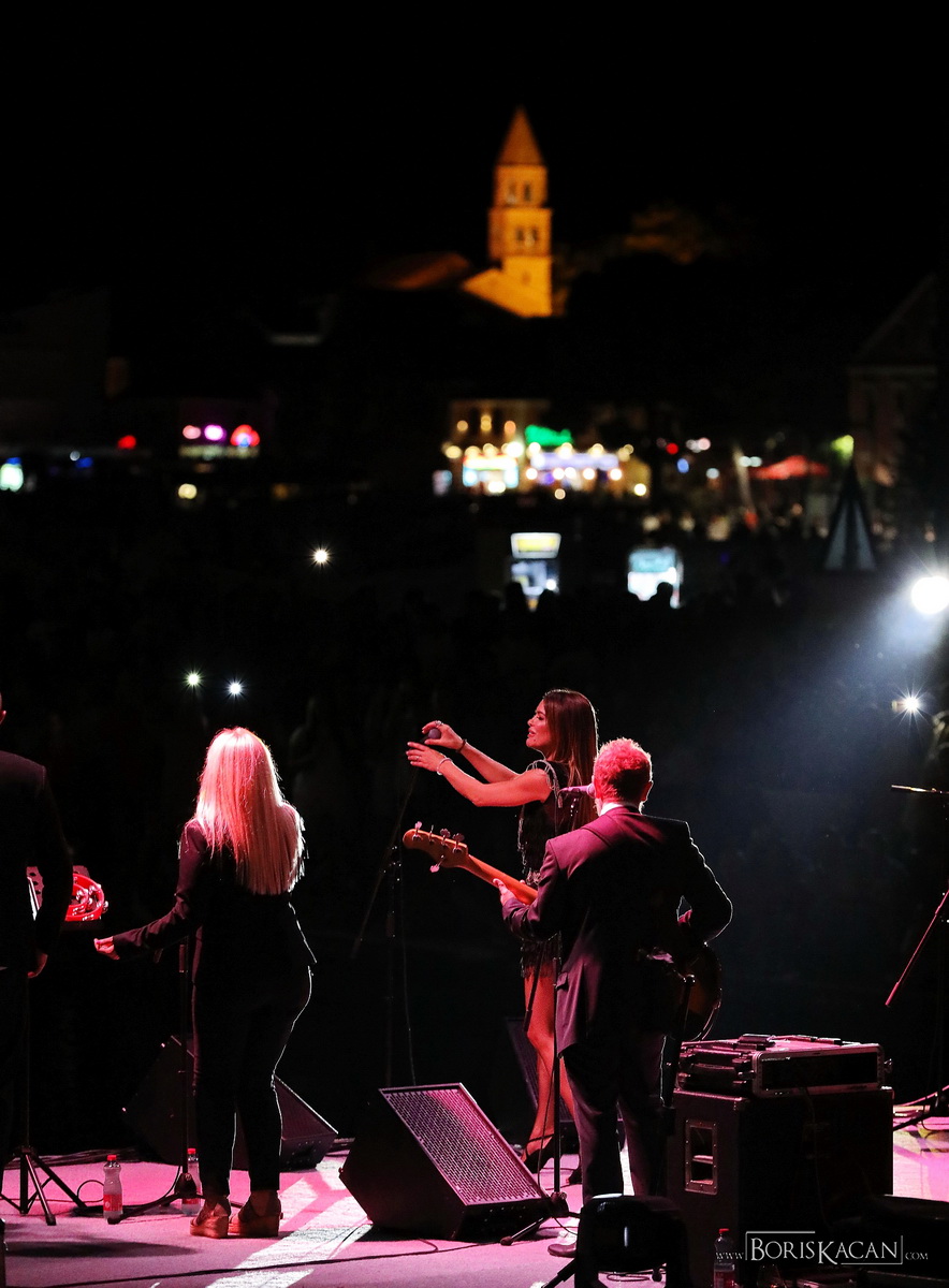 Severina oduševila nastupom na bazenu Ilirije u Biogradu na Moru