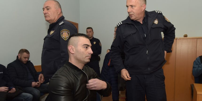 Mjesec dana poslije, manevrom obrane, Daruvarac izlazi na slobodu!