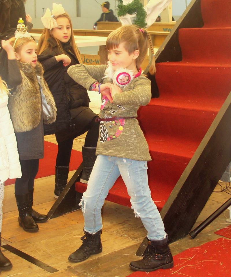 Modna revija: Zvjezdice “Libretići” nosile modele Zvjezdice