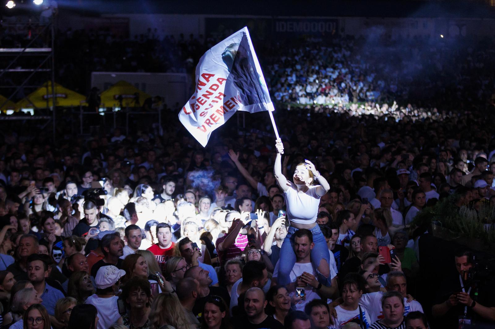 Mišo Kovač i prijatelji na Starom placu u Splitu Mišo Kovač i prijatelji na Starom placu u Splitu