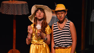 Premijera predstave Ružno pače u izvedbi radionice Donatolina