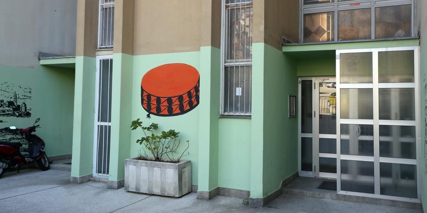 17 katova visoki stambeni neboder, u Bosanskoj ulici na Baldekinu, u kojem je pronadjeno tijelo mrtve zenske osobe 17 katova visoki stambeni neboder, u Bosanskoj ulici na Baldekinu, u kojem je pronadjeno tijelo mrtve zenske osobe