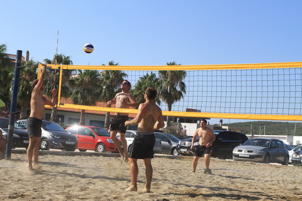 Na plaži Punta u Bibinjama održan 6. Memorijalni turnir u odbojci na pijesku za Tomislav Sikirića – Siku. Foto: Leo Banić Na plaži Punta u Bibinjama održan 6. Memorijalni turnir u odbojci na pijesku za Tomislav Sikirića – Siku. Foto: Leo Banić