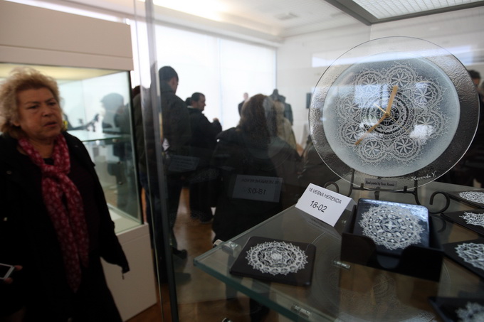 Zadar, 180313. 
U Muzeju antickog stakla organizirana je izlozba suvenira Zadarske zupanije 2013, u sklopu 3. Festivala suvenira Zadarske zupanije kojeg organizira Udruga inovatora Zadarske zupanije.
Izlozba je natjecajnog karaktera. 
Na fotografiji: deta