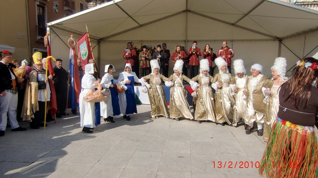 Zadarski karneval 2010: KUD “Druzina” Pag na Narodnom trgu