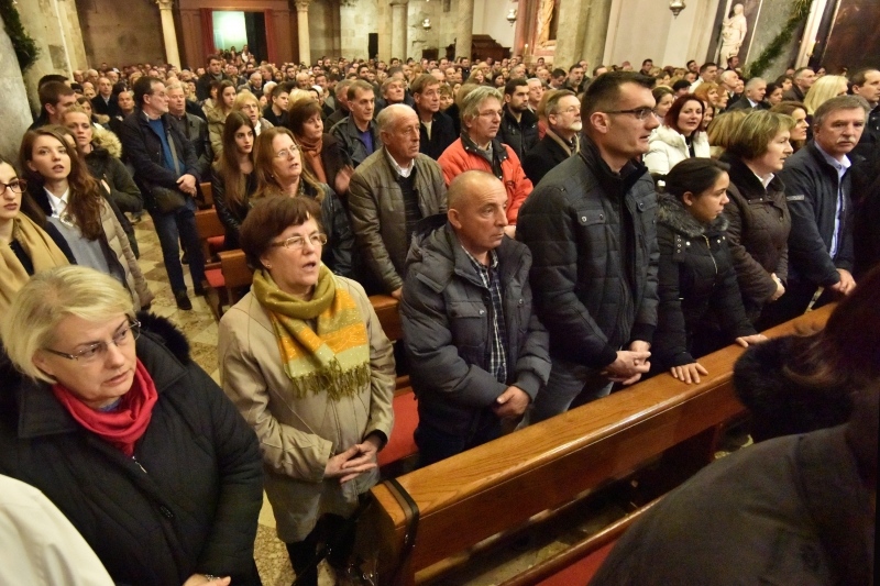 Svečana misa polnoćka u katedrali svete Stošije. Foto: Dino Stanin/PIXSELL Svečana misa polnoćka u katedrali svete Stošije. Foto: Dino Stanin/PIXSELL
