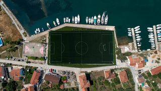 Nogometno igralište uz more u Sutomišćici jedno je od najljepših na svijetu
