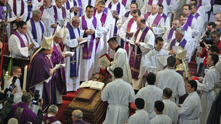 Posljednji ispraćaj nadbiskupa Ivana Prenđe (foto: Marin Gospić)